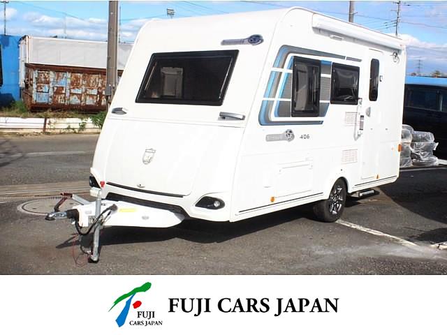 キャンピングカー トレーラー ﾄﾘｶﾞﾉ ｴﾒﾛｰﾄﾞ406V 窓AC FF 牽引免許不要 狭山キャンピングカー専門店にて展示中｜車両詳細｜ キャンピングカーのフジ