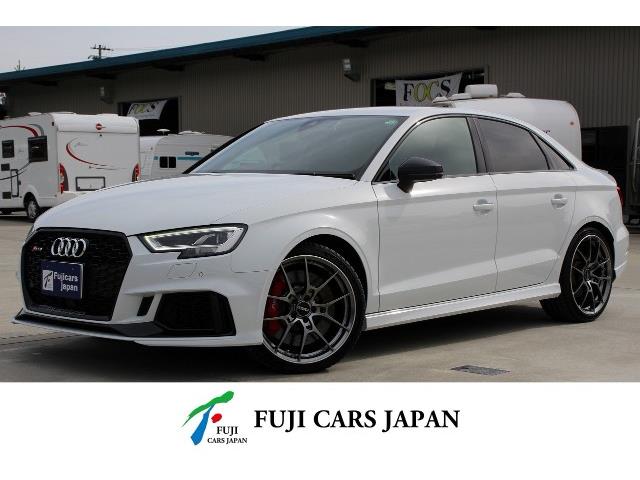 アウディ RS3